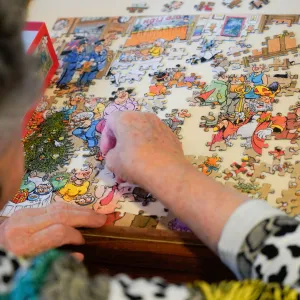 Mevrouw puzzelt