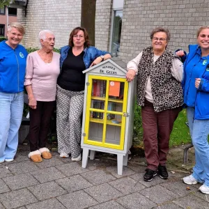 Bankje en buurtbieb verbindt buurtbewoners Breedweer
