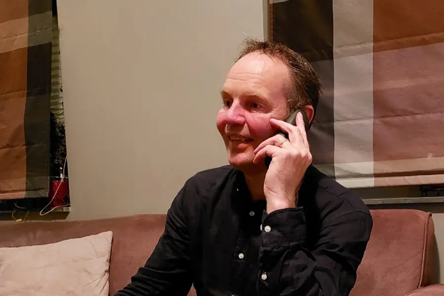 Even bellen om te vragen hoe het met haar gaat.