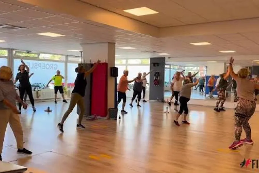 senioren in de fit4you2 sportzaal