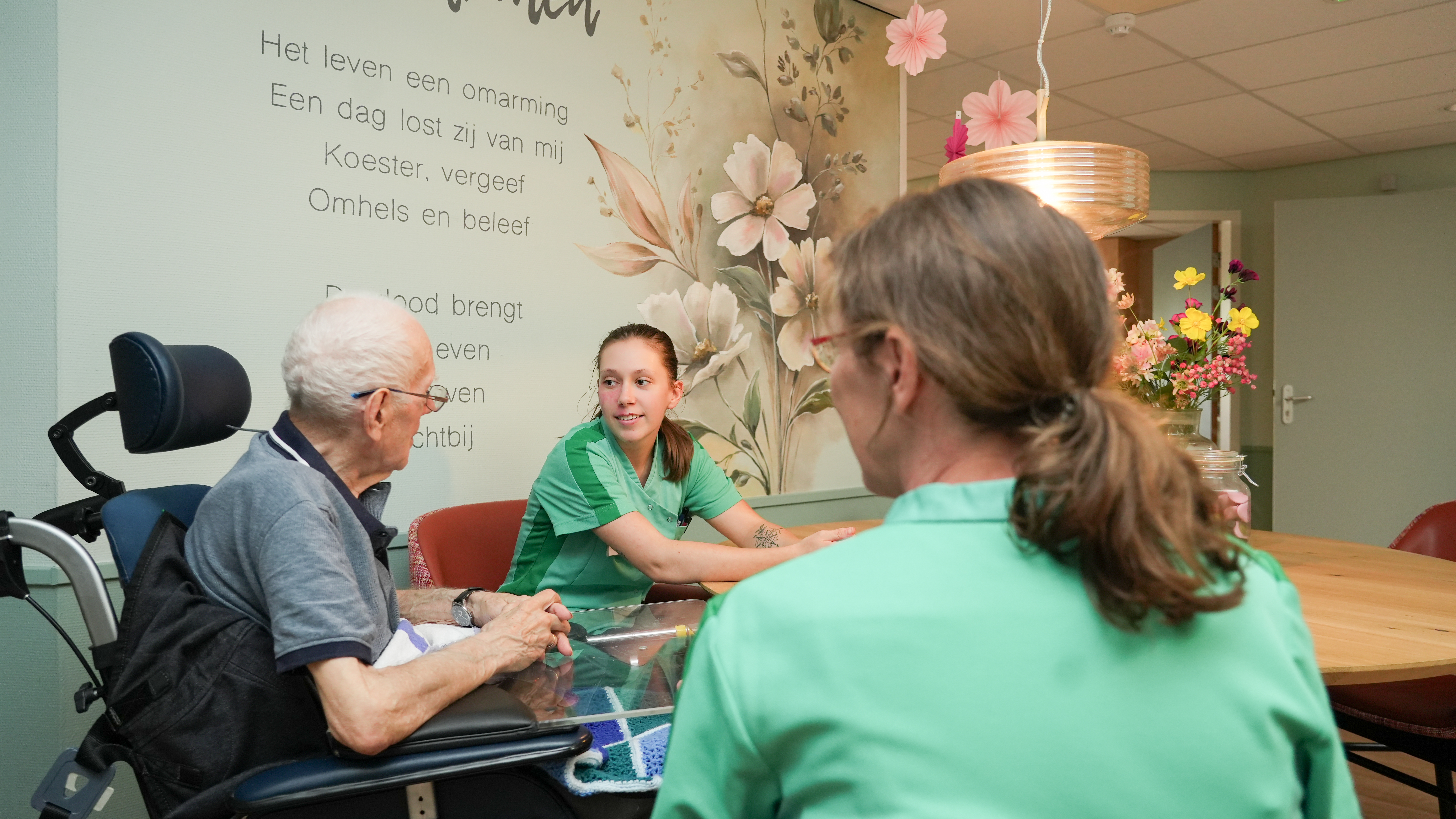 Medewerkers en client bij Hospice Westerhof Meerstate